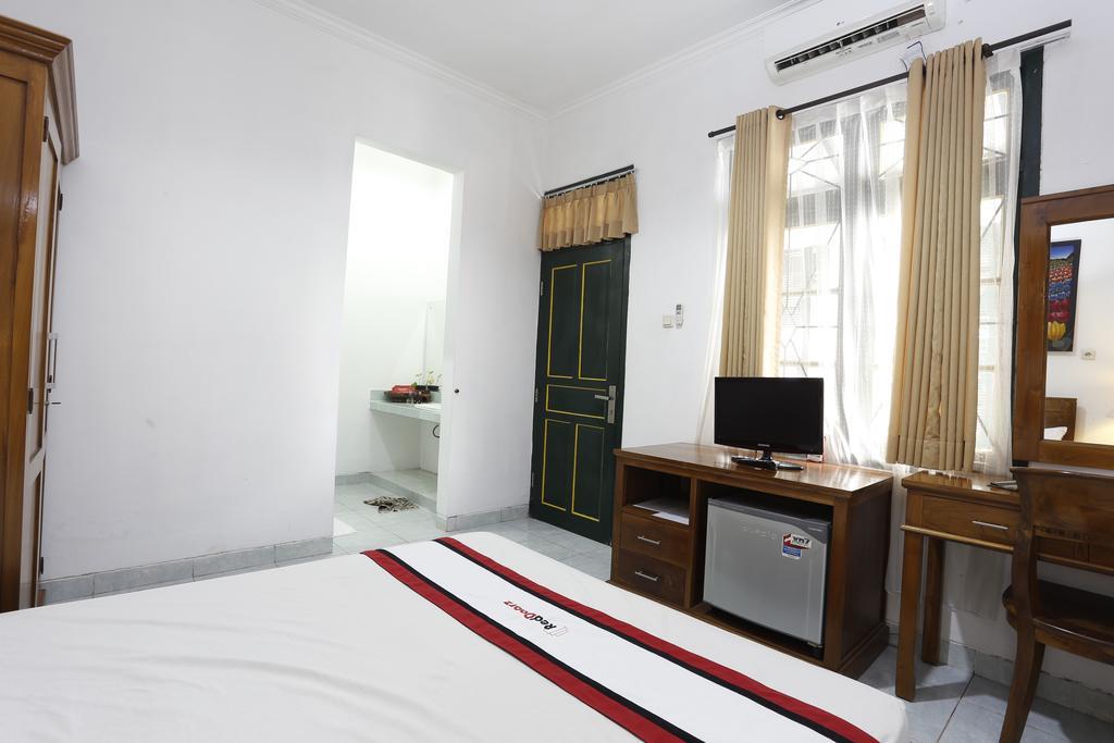 Reddoorz Near Adisucipto Airport Yogyakarta Exterior foto